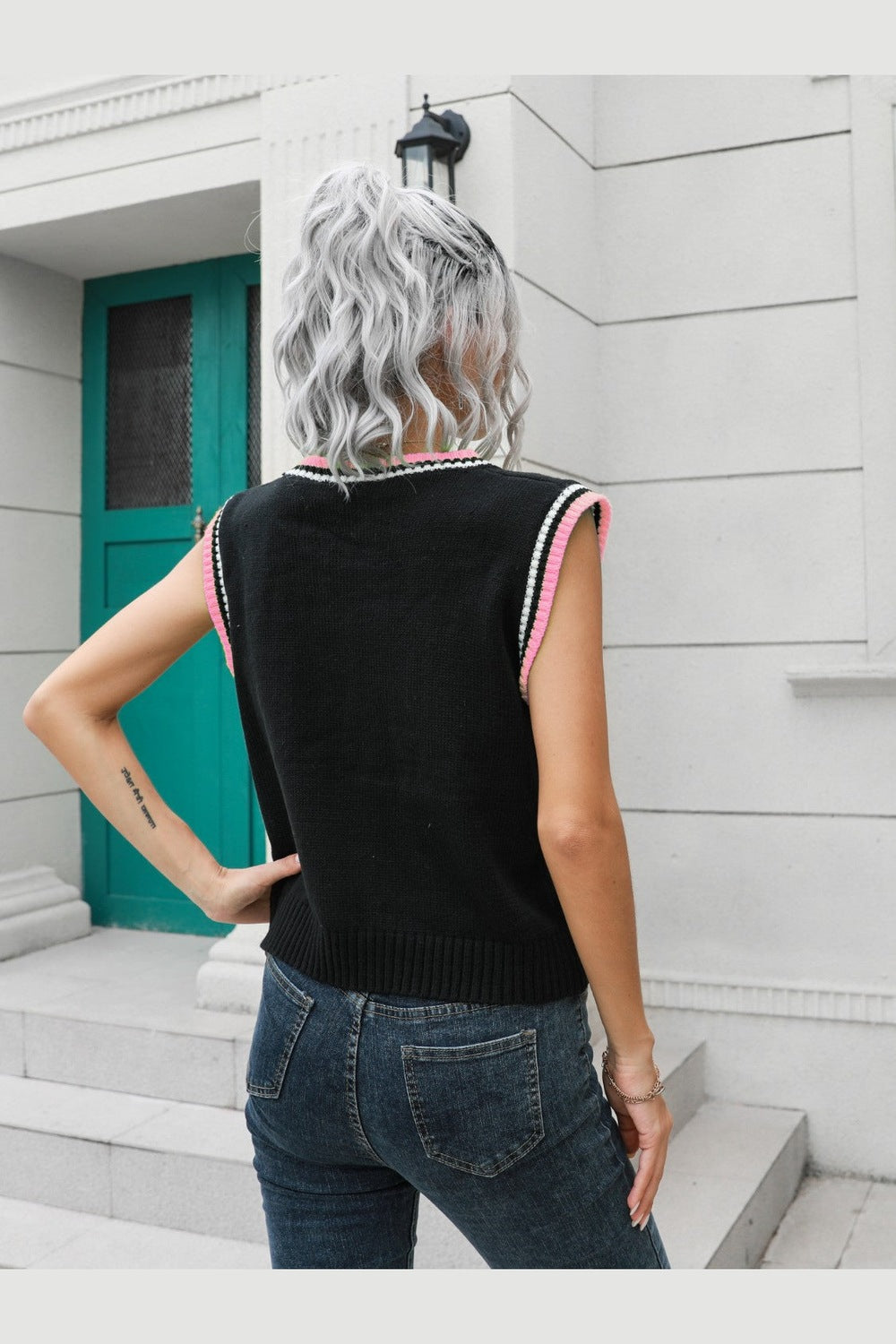 Geometric V-Neck Sweater Vest Fitggins