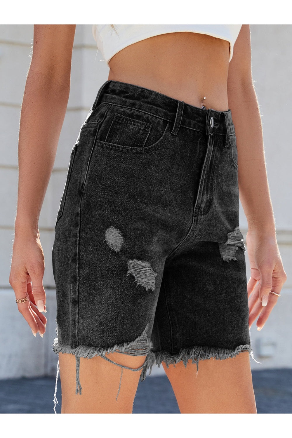 Distressed Raw Hem Denim Shorts Fitggins