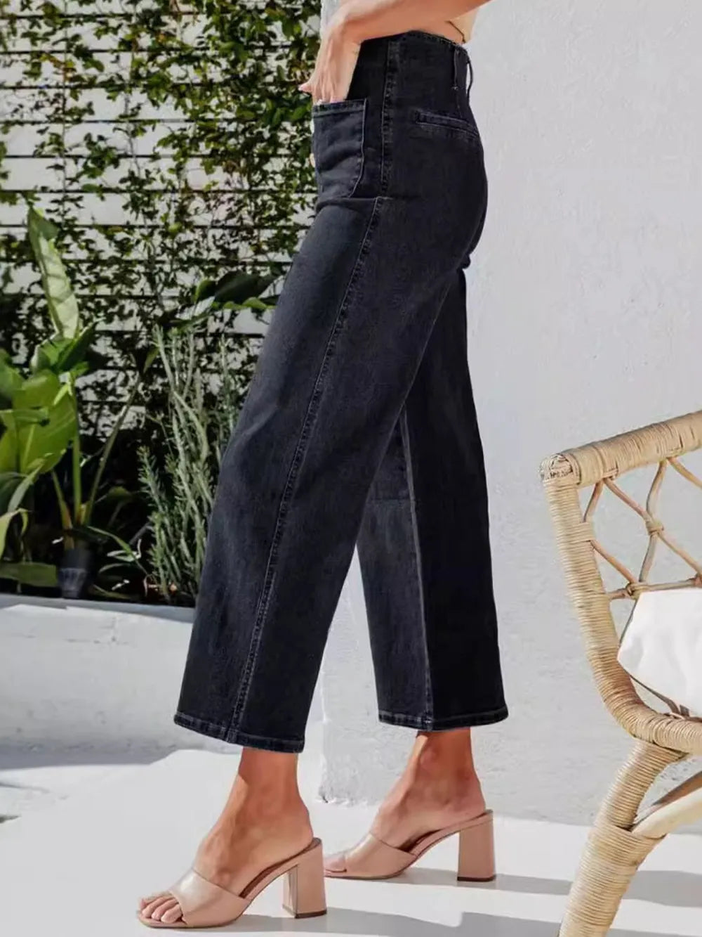 Button Fly Cropped Jeans with Pockets Fitggins