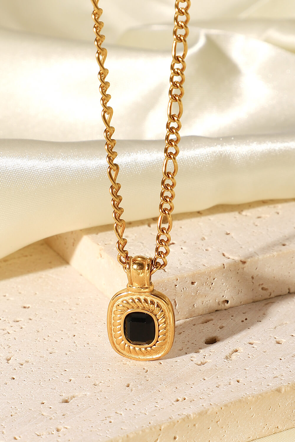 18K Gold Plated Inlaid Rhinestone Pendant Necklace - Necklaces - FITGGINS