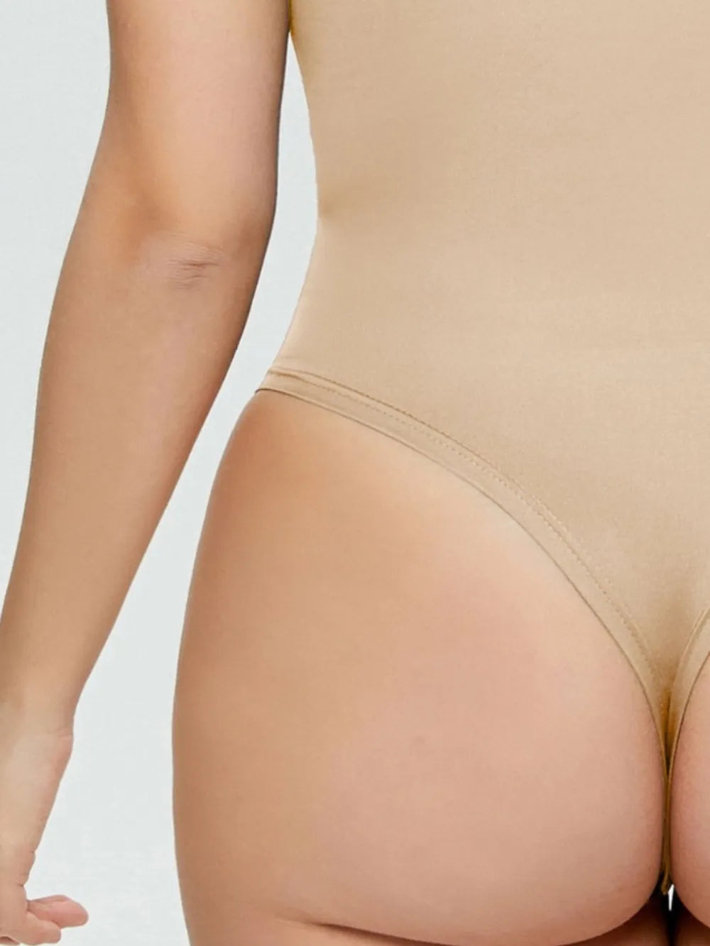 Full Size Square Neck Short Sleeve Bodysuit Fitggins