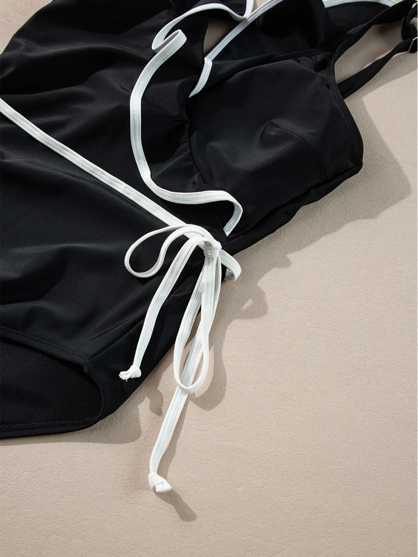 Ruffle Trim V-Neck One-Piece Swimsuit Fitggins