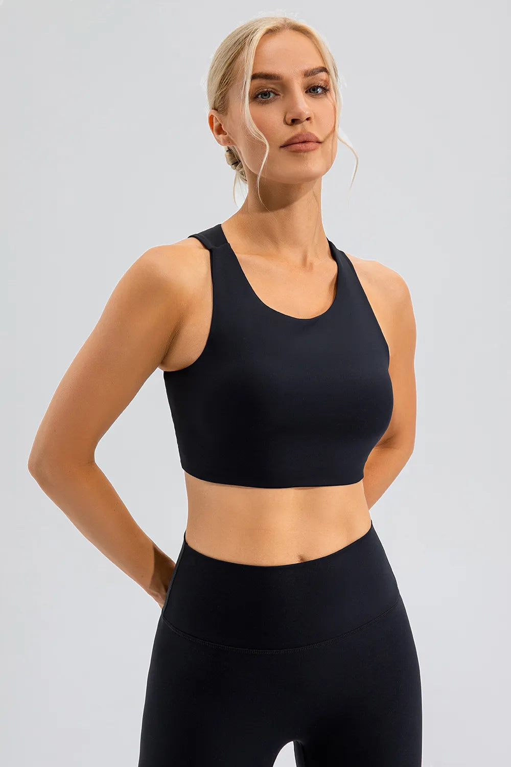Round Neck Cutout Cropped Active Tank Fitggins