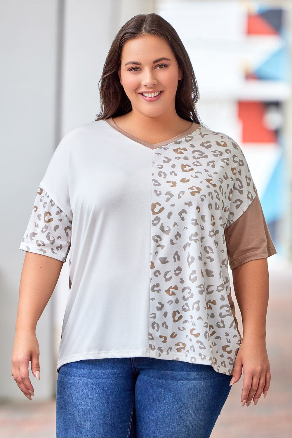 Plus Size Leopard V-Neck T-Shirt - T-Shirts - FITGGINS