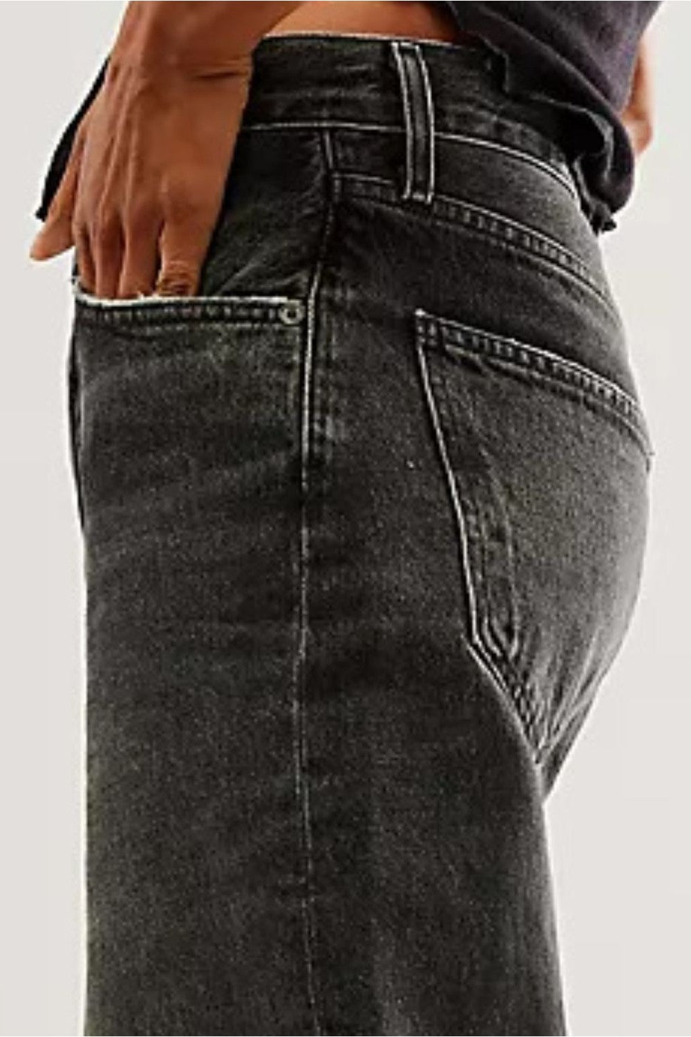 Cuffed Jeans with Pockets - Jeans - FITGGINS