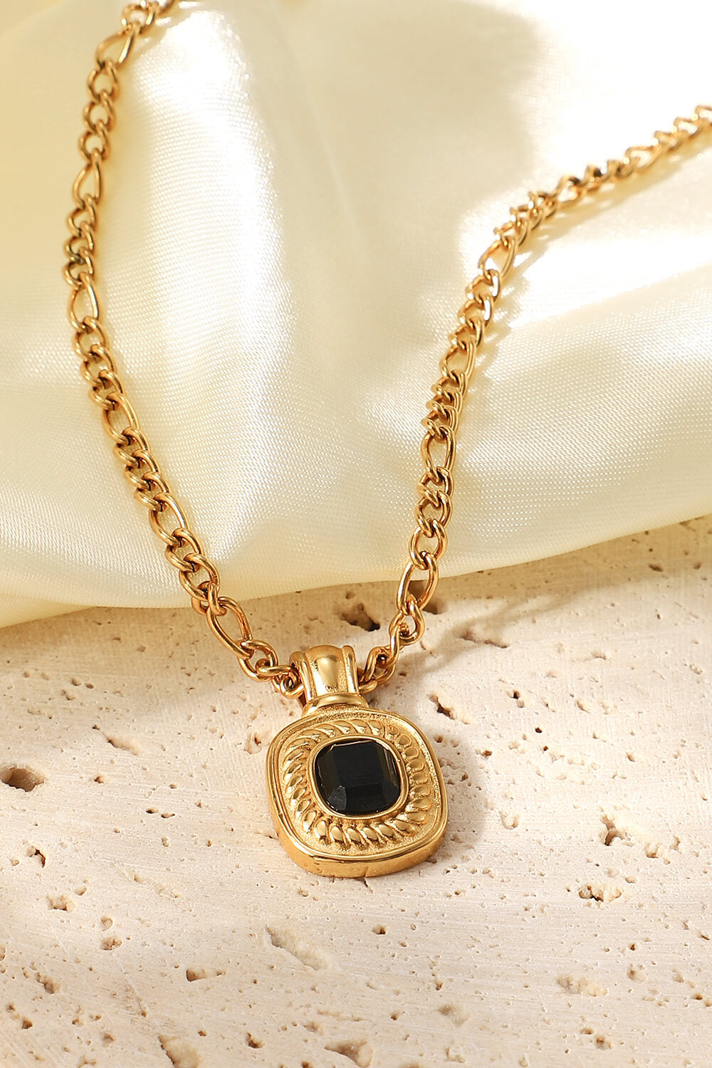 18K Gold Plated Inlaid Rhinestone Pendant Necklace - Necklaces - FITGGINS