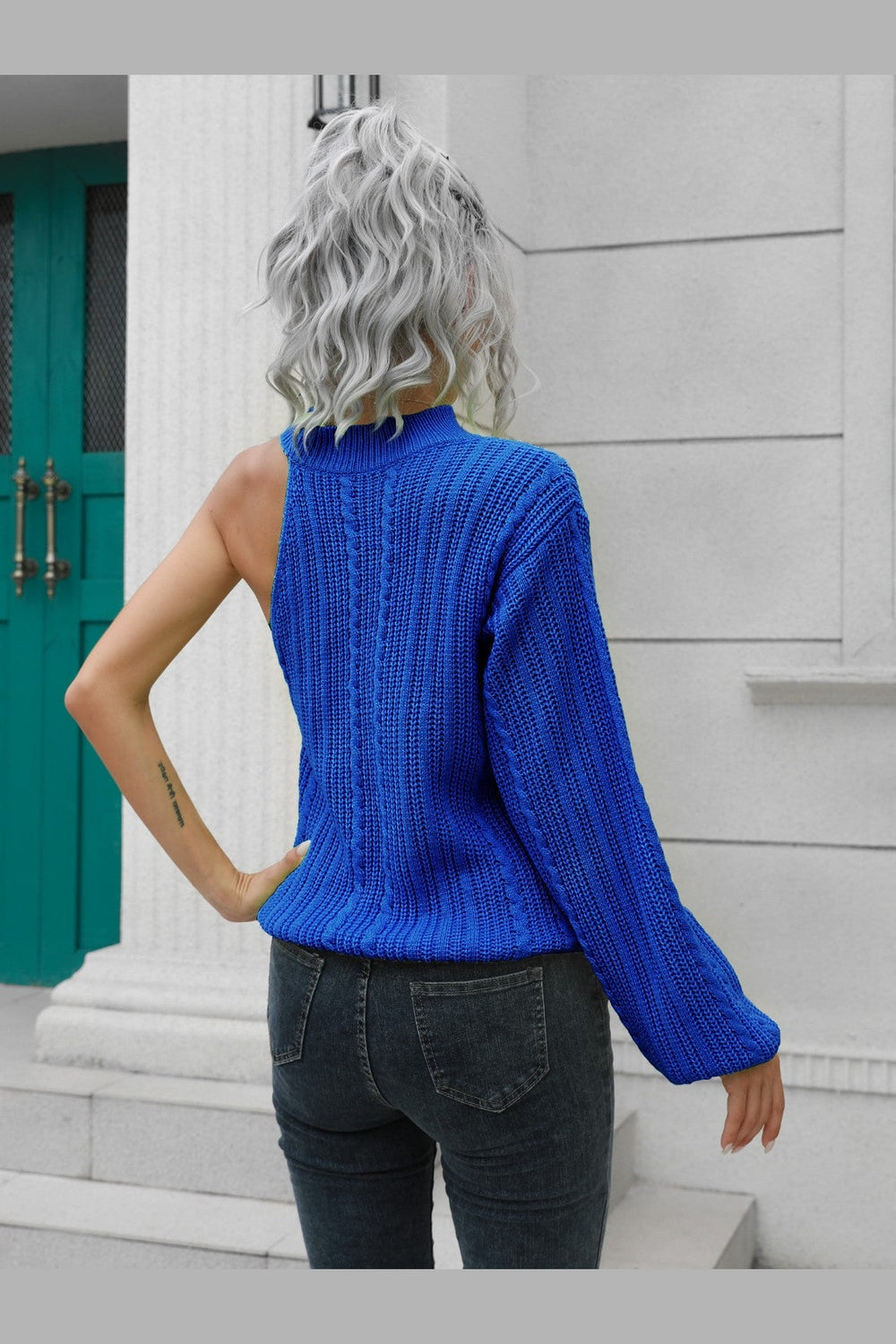 Cable-Knit Round Neck Asymmetrical Sweater - Pullover Sweaters - FITGGINS