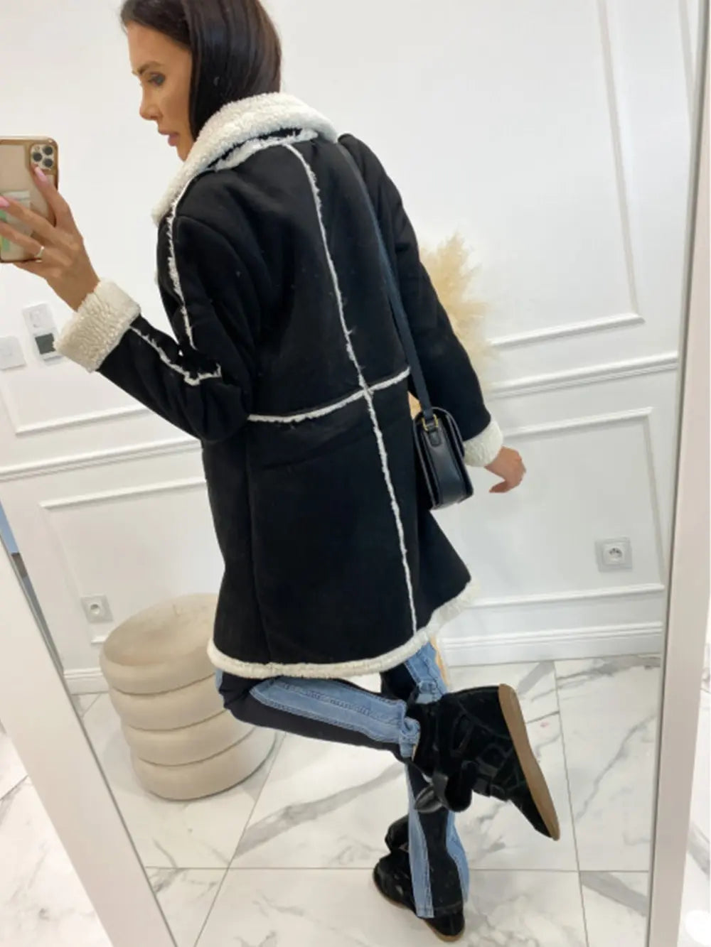 Lapel Collar Exposed Seam Buttoned Coat Fitggins