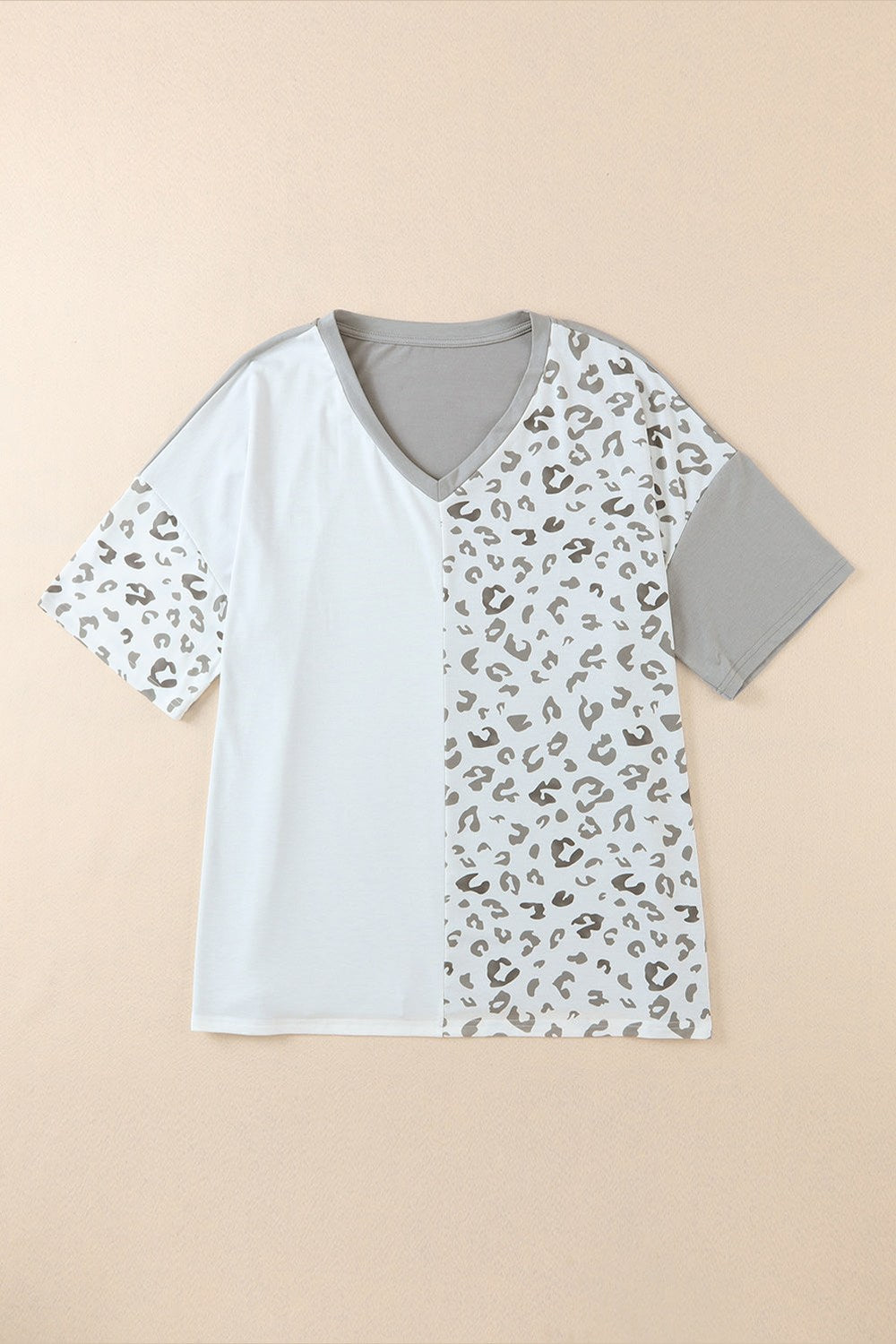 Plus Size Leopard V-Neck T-Shirt - T-Shirts - FITGGINS