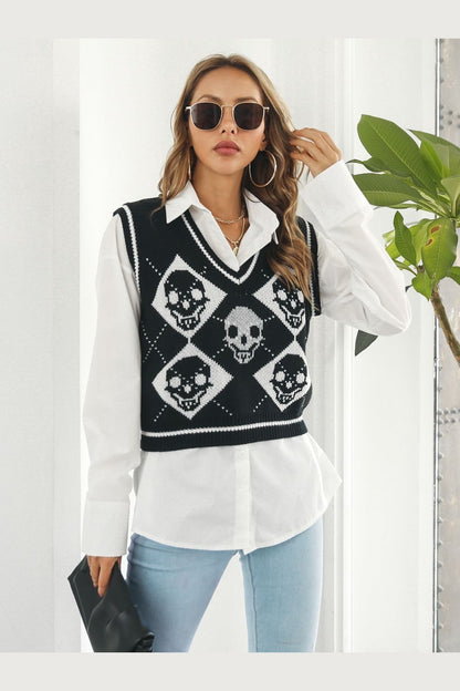 Skull Contrast V-Neck Sweater Vest - Pullover Sweaters - FITGGINS