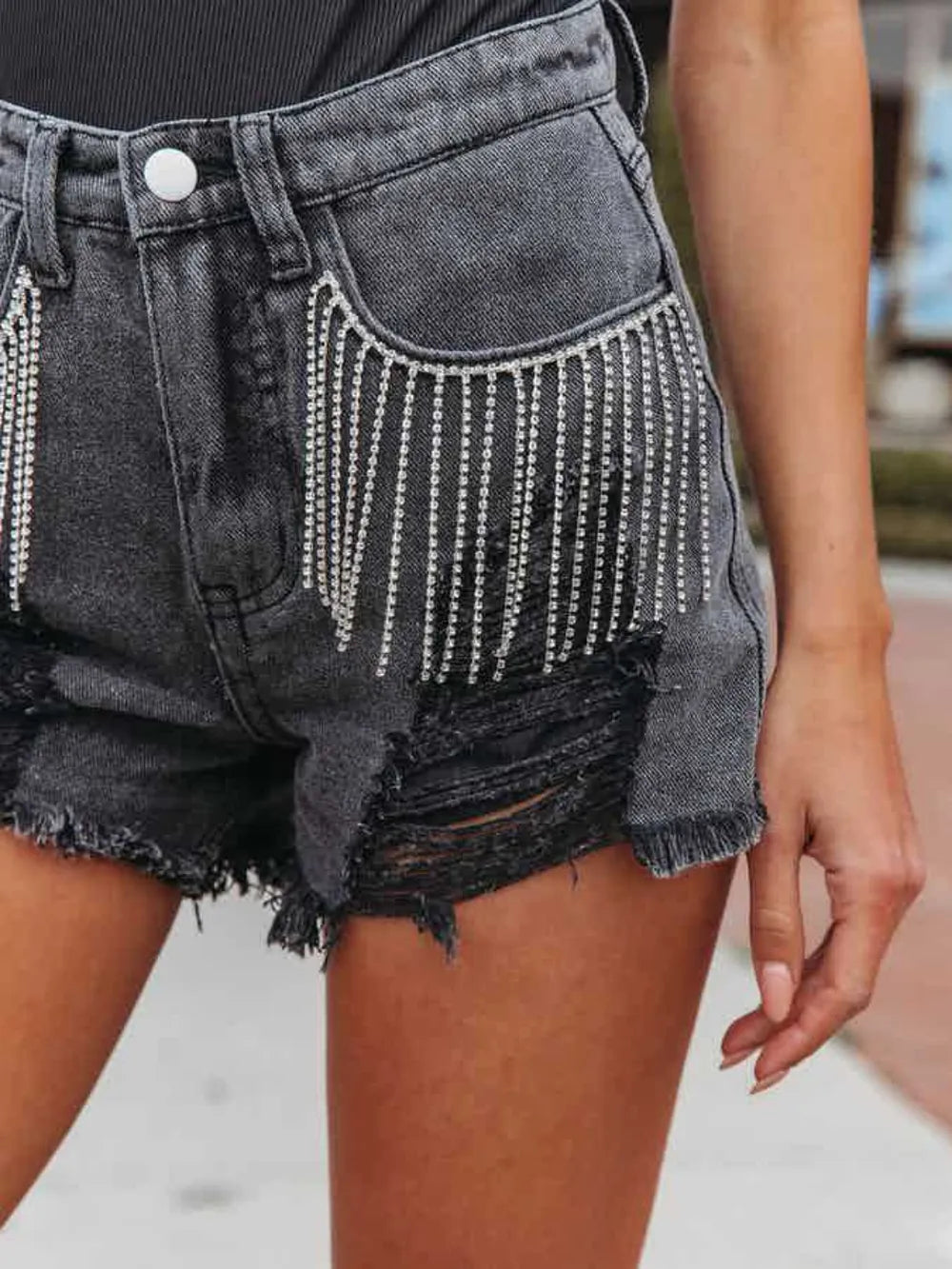 Distressed Fringe Denim Shorts with Pockets Fitggins