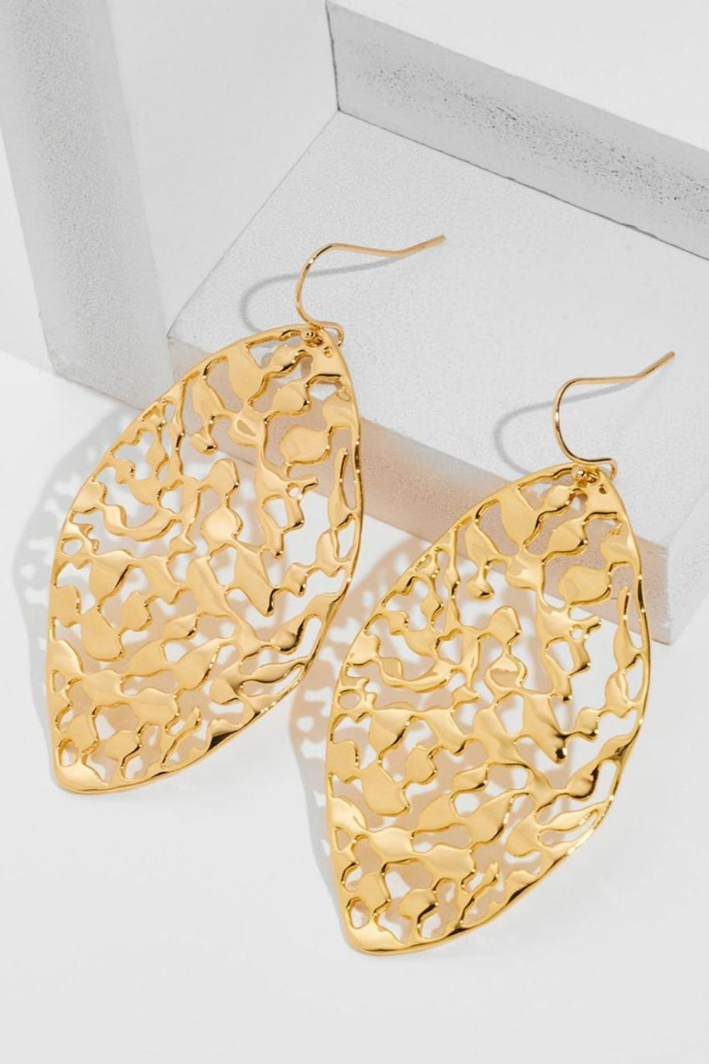 Brass Cutout Leaf Shape Earrings - Earrings - FITGGINS