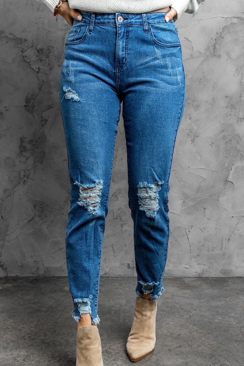Stylish Distressed Cropped Jeans - Jeans - FITGGINS