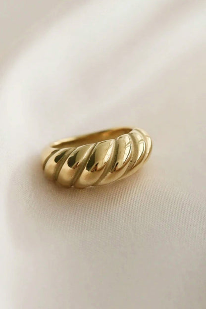 Gold Twisted Ring - Rings - FITGGINS