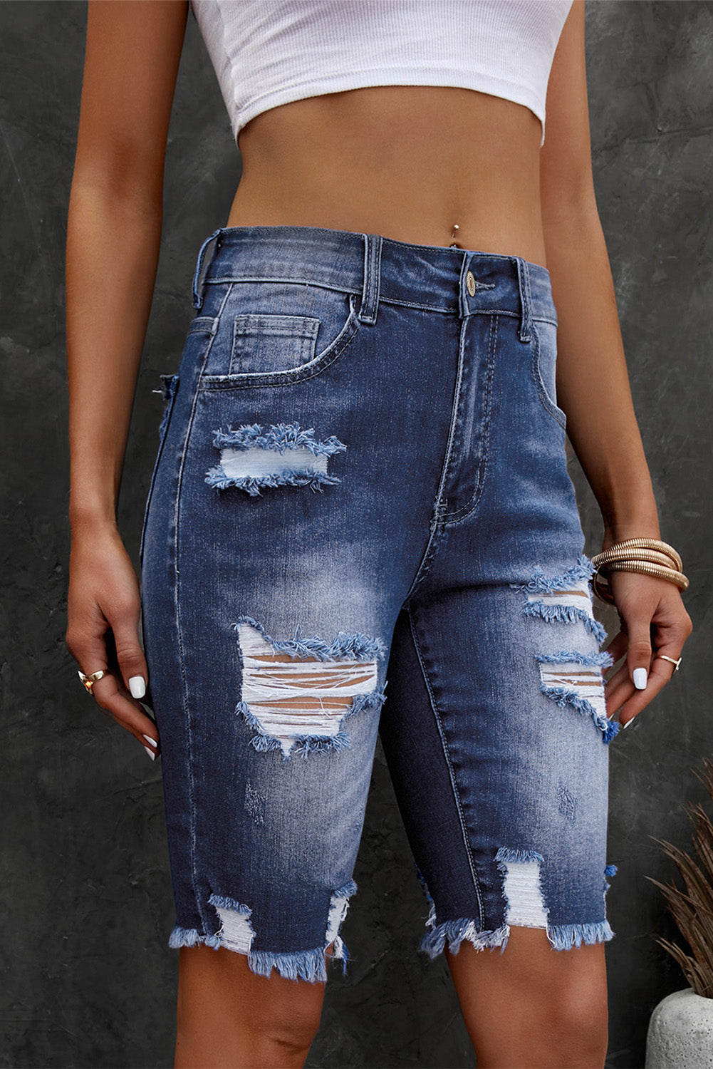 Distressed Frayed Hem Denim Bermuda Shorts Fitggins
