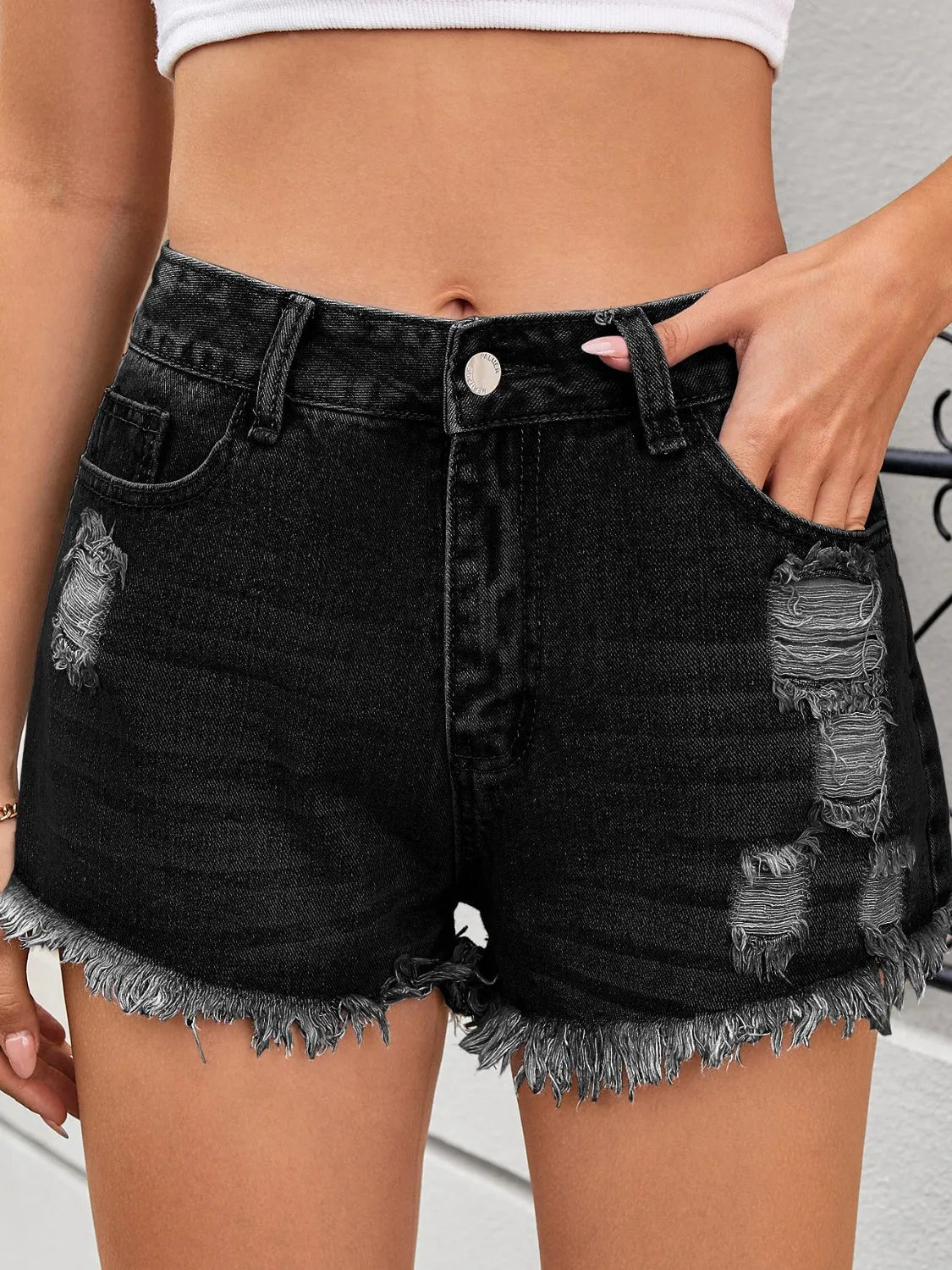 Distressed Raw Hem Denim Shorts Fitggins