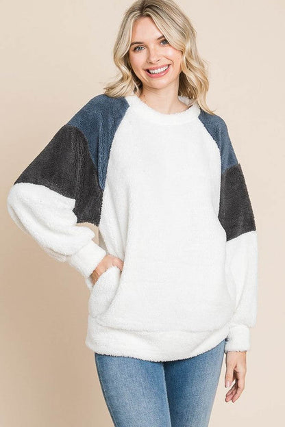 Culture Code Color Block Faux Fur Raglan Sleeve Sweatshirt - Sweatshirts & Hoodies - FITGGINS