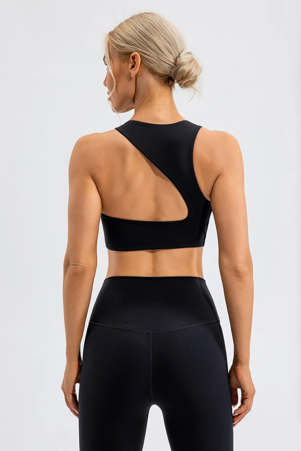 Round Neck Cutout Cropped Active Tank Fitggins