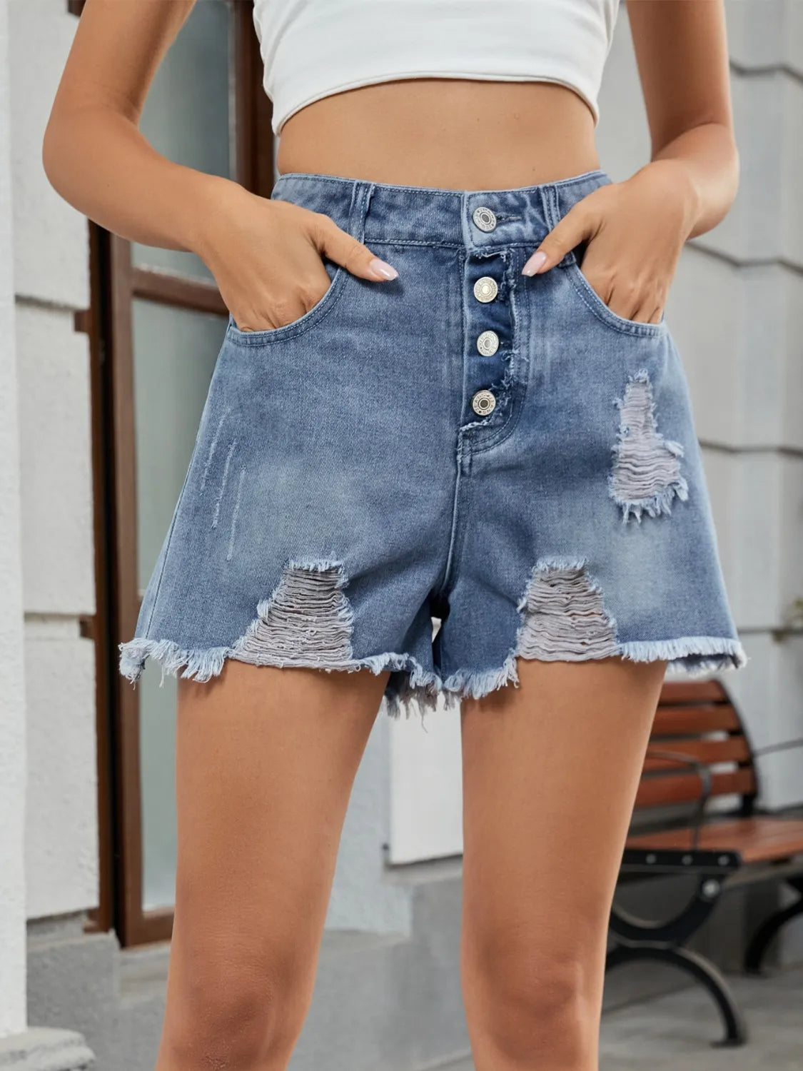 Distressed Raw Hem Denim Shorts Fitggins