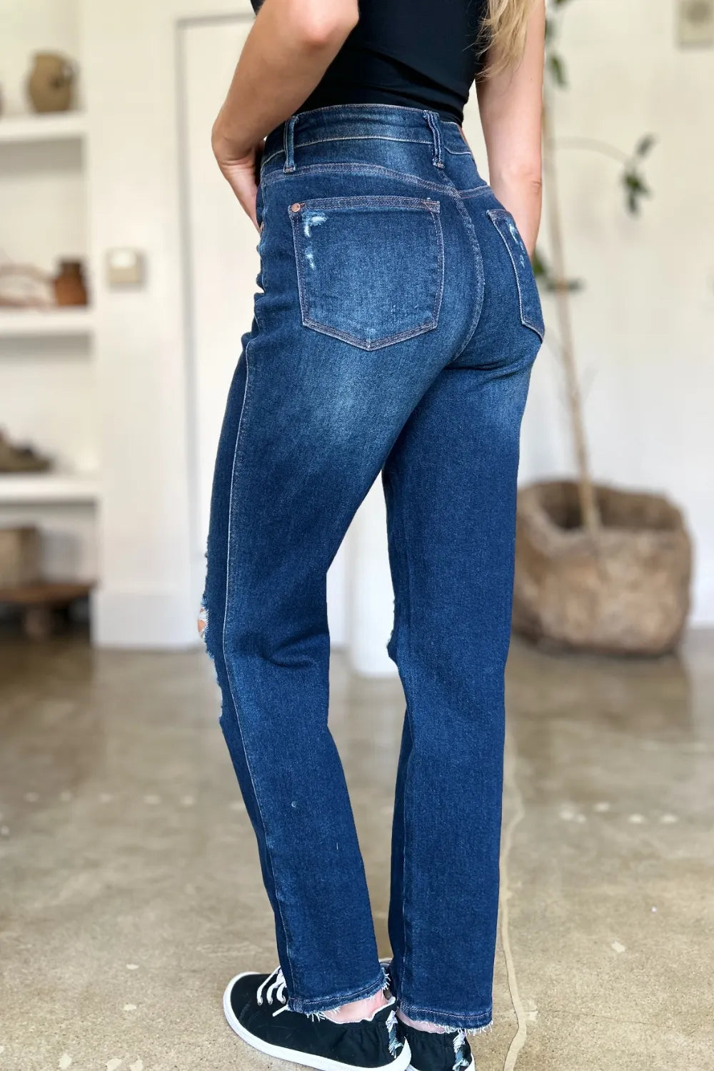 Judy Blue Full Size High Waist Rigid Magic Heavy Destroy Straight Jeans Fitggins