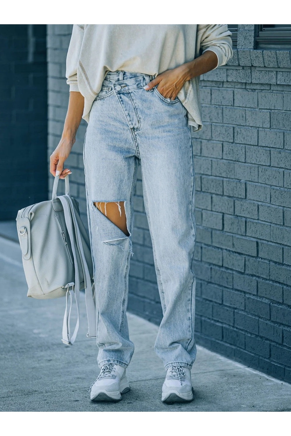 Distressed Asymmetric Waist Jeans - Jeans - FITGGINS