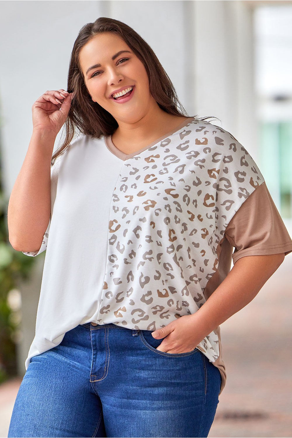 Plus Size Leopard V-Neck T-Shirt - T-Shirts - FITGGINS