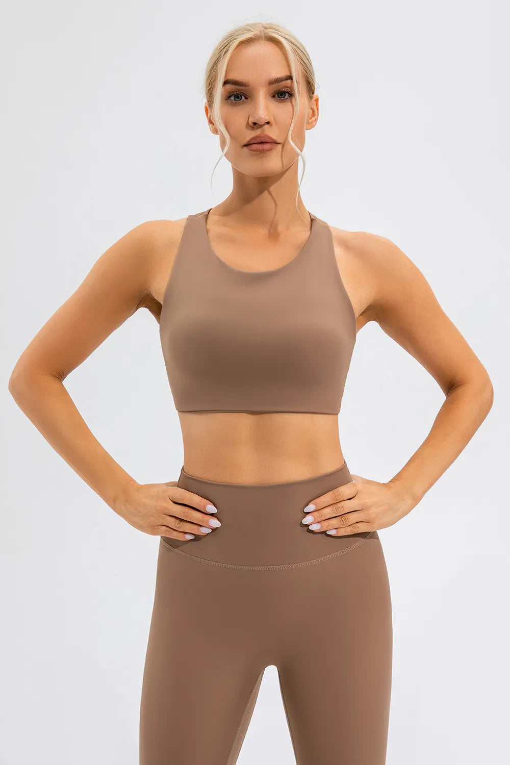 Round Neck Cutout Cropped Active Tank Fitggins