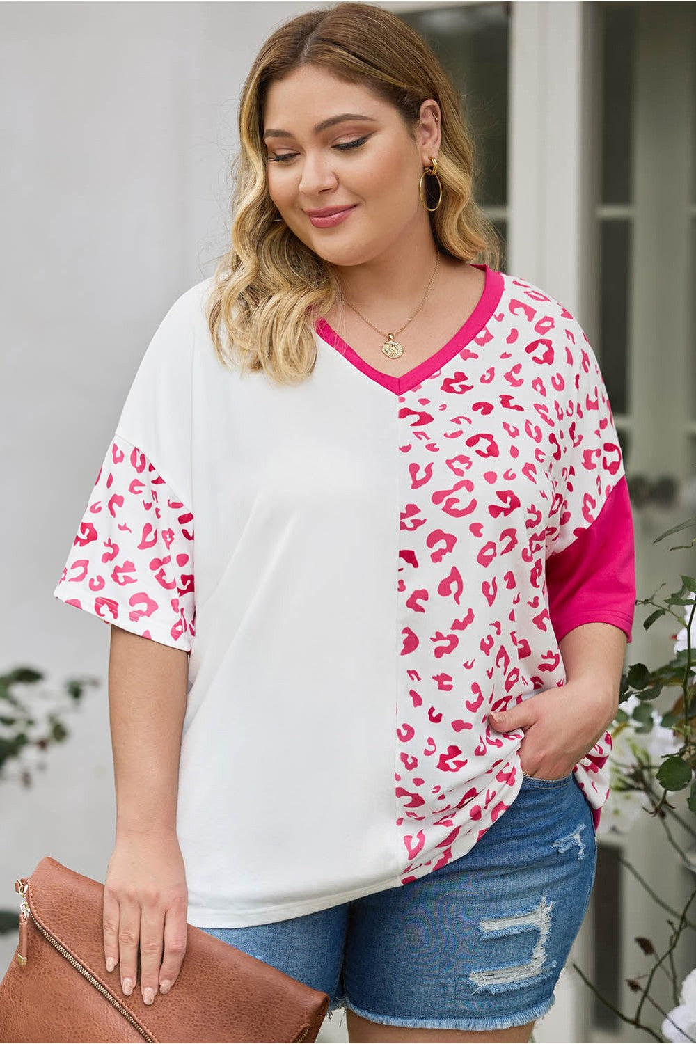 Plus Size Leopard V-Neck T-Shirt - T-Shirts - FITGGINS