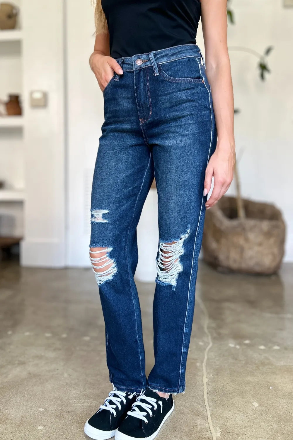 Judy Blue Full Size High Waist Rigid Magic Heavy Destroy Straight Jeans Fitggins