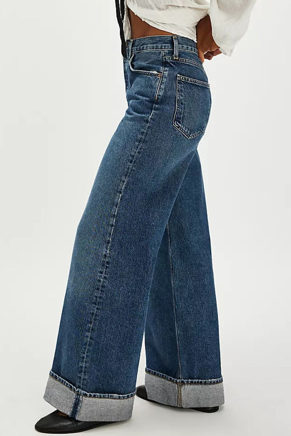 Cuffed Jeans with Pockets - Jeans - FITGGINS