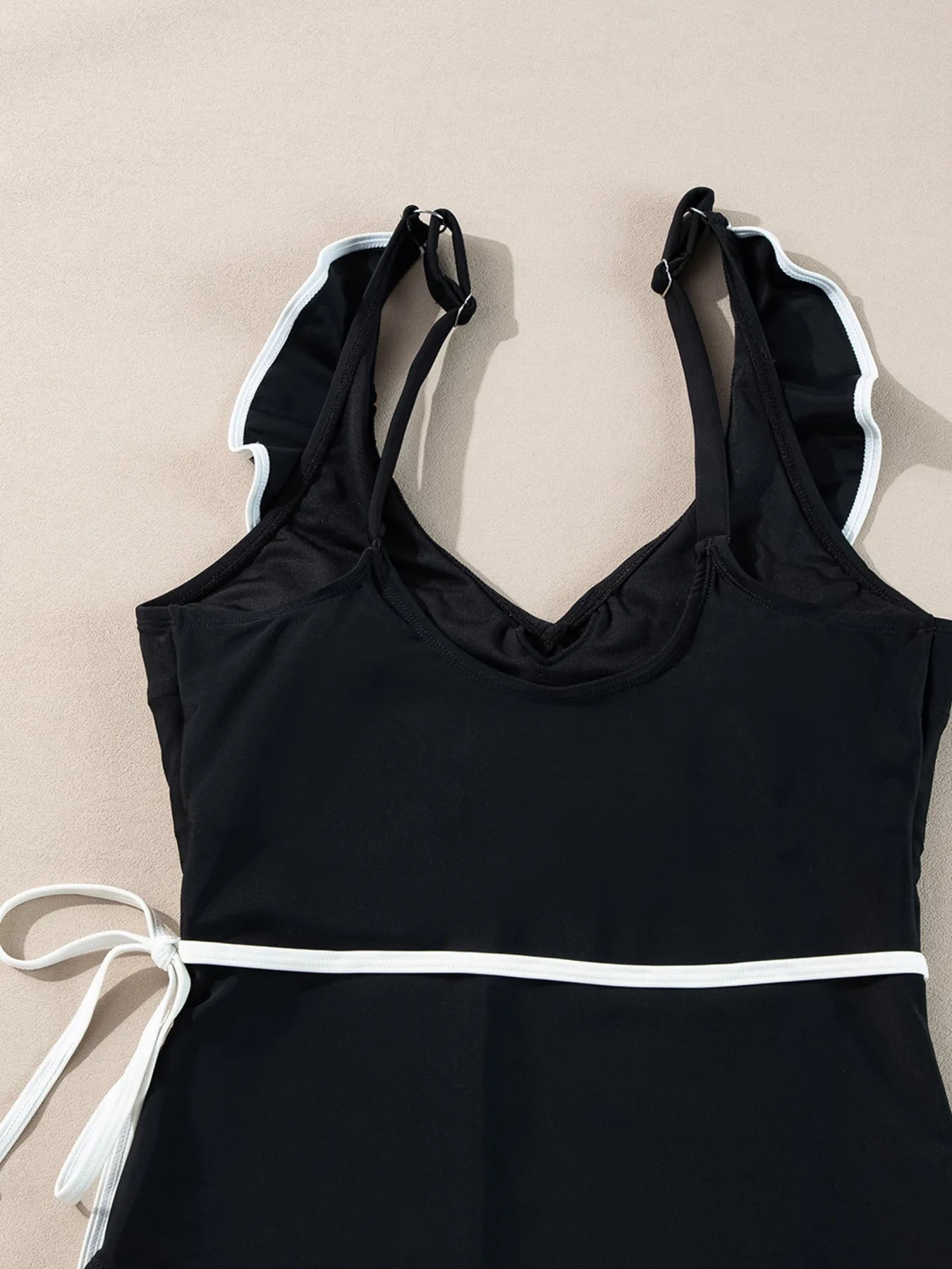 Ruffle Trim V-Neck One-Piece Swimsuit Fitggins