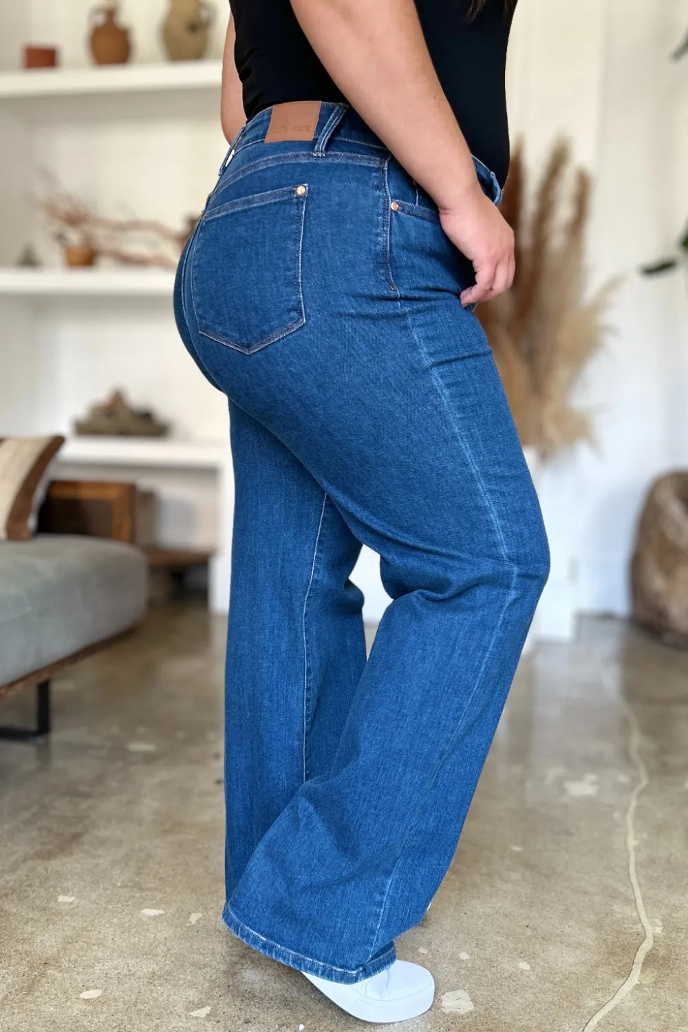 Judy Blue Full Size High Rise Straight Jeans Fitggins