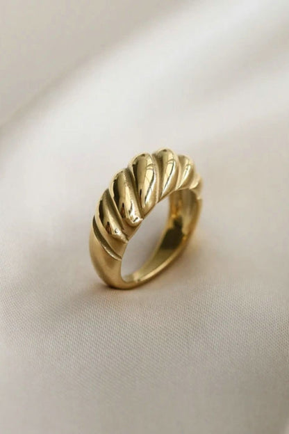 Gold Twisted Ring - Rings - FITGGINS