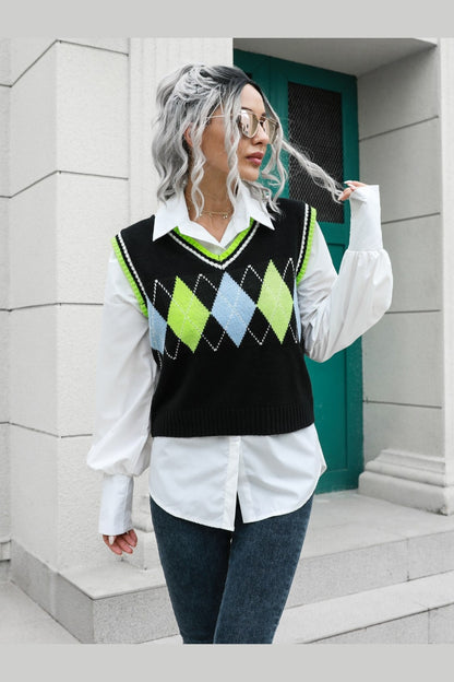 Geometric V-Neck Sweater Vest - Pullover Sweaters - FITGGINS