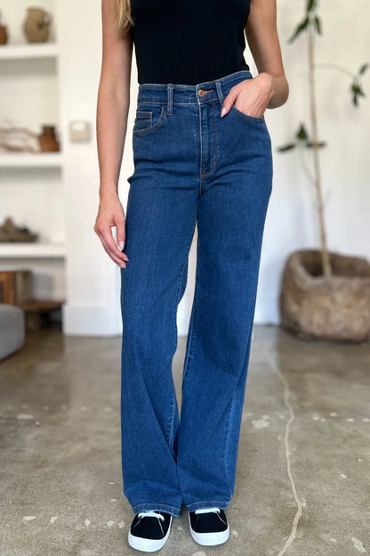 Judy Blue Full Size High Rise Straight Jeans Fitggins