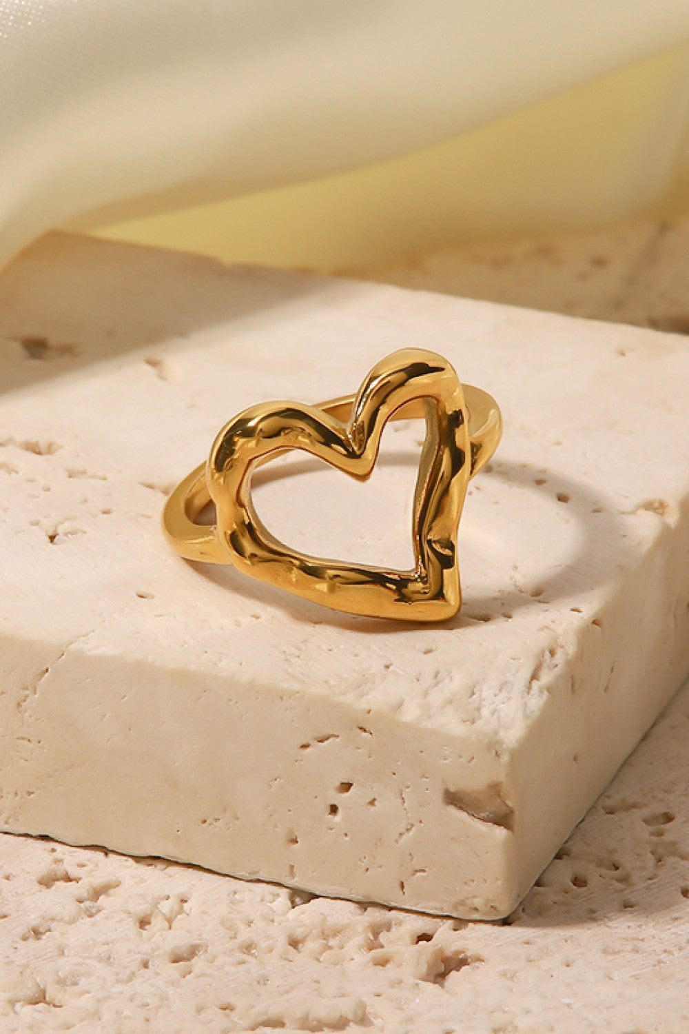 18K Gold Plated Heart-Shaped Ring - Rings - FITGGINS