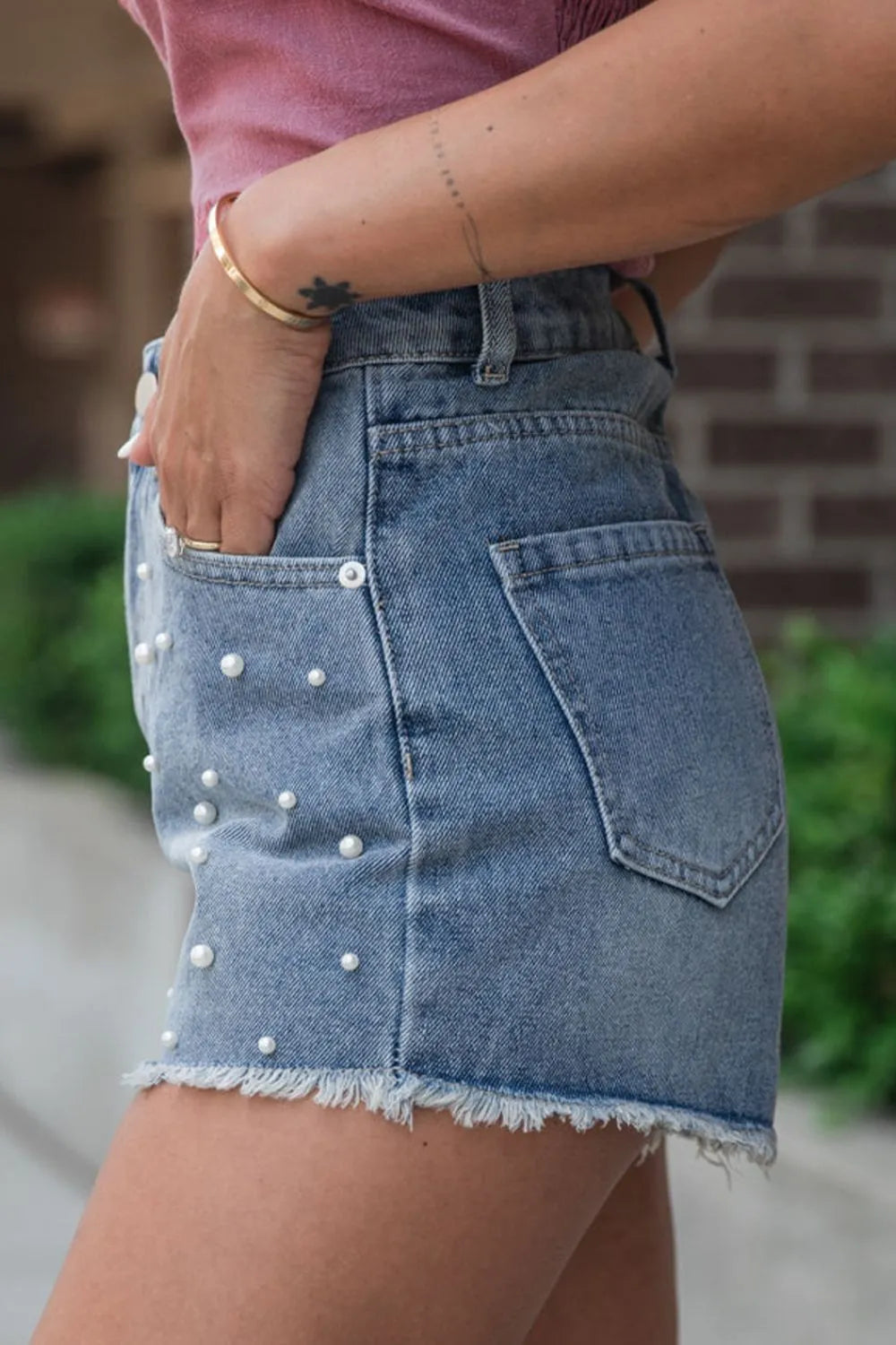 Pearl Beaded Raw Hem Wash Denim Shorts Fitggins