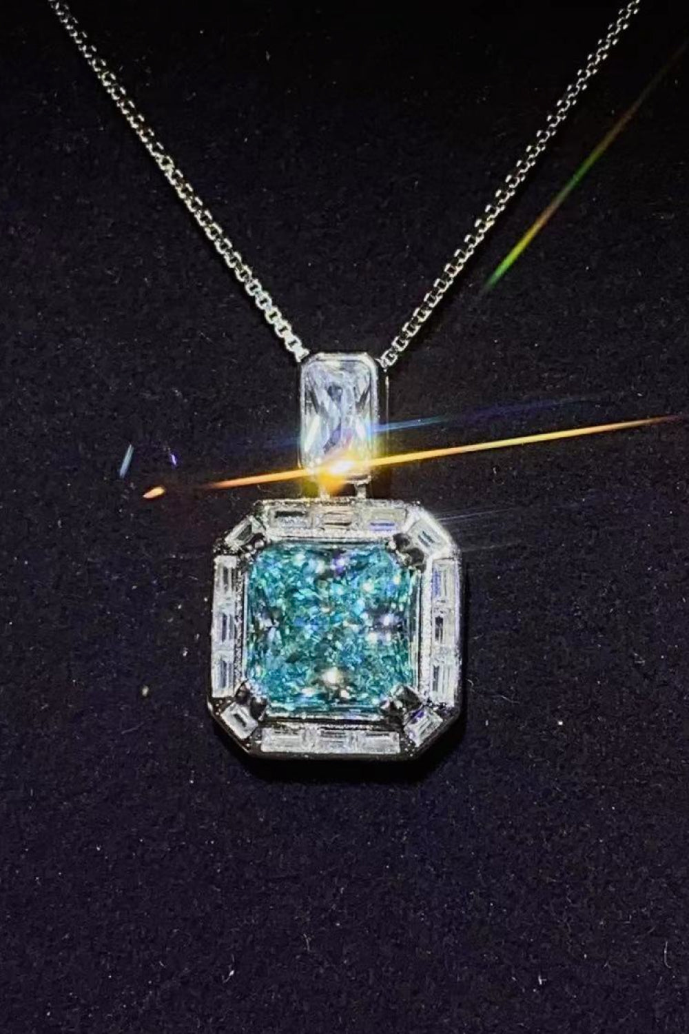 2 Carat Moissanite Square Pendant Necklace - Necklaces - FITGGINS