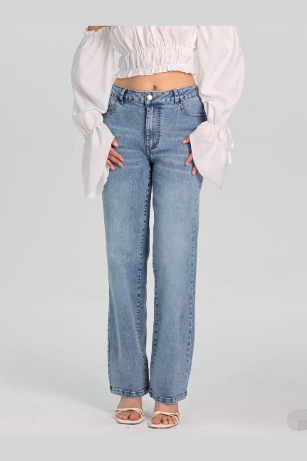 Straight Jeans with Pockets - Jeans - FITGGINS