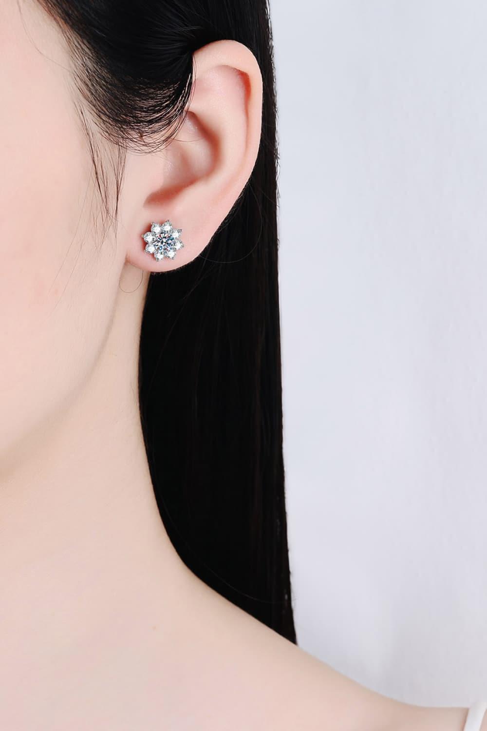 1 Carat Moissanite 925 Sterling Silver Flower Earrings - Earrings - FITGGINS