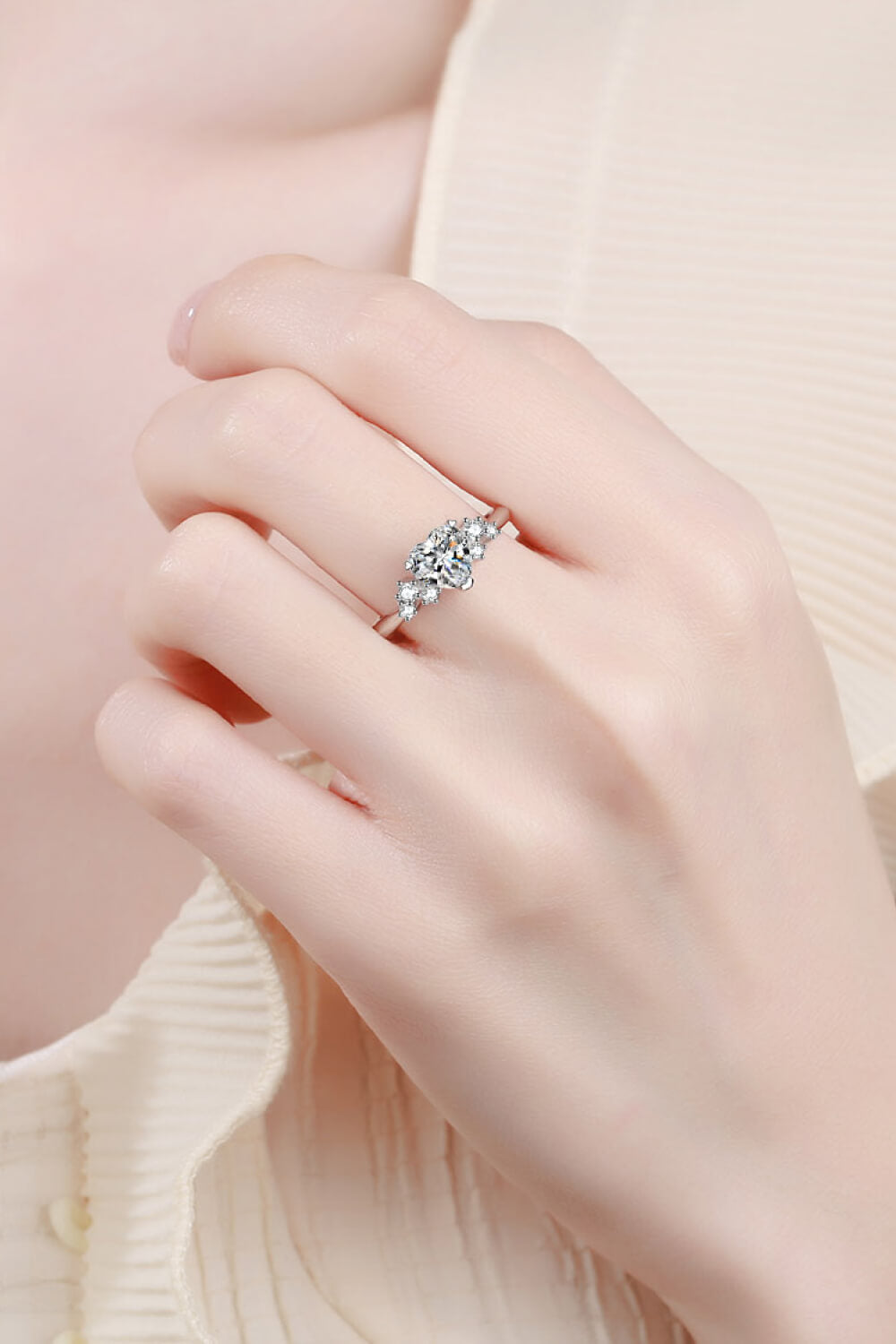 1 Carat Moissanite Heart Ring - Rings - FITGGINS