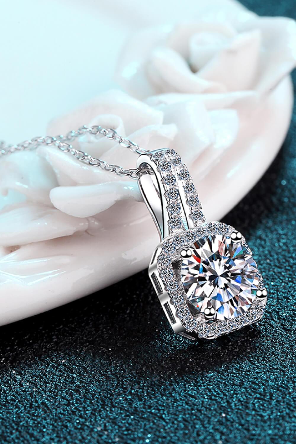 1 Carat Moissanite Necklace - Necklaces - FITGGINS