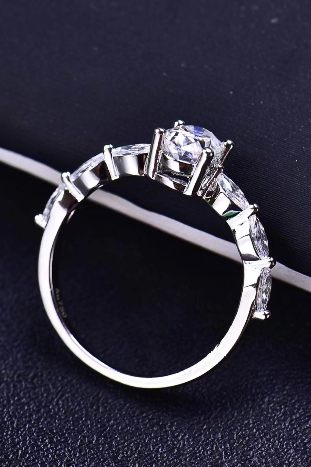 1 Carat Moissanite Oval Ring - Rings - FITGGINS