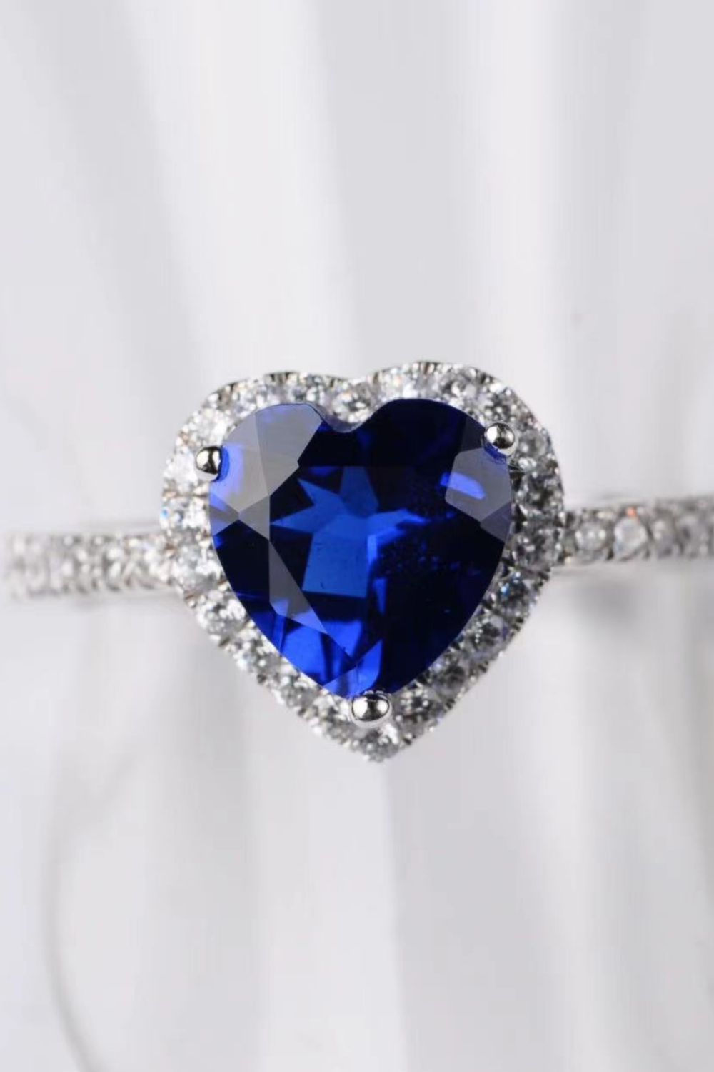 2 Carat Moissanite Heart-Shaped Side Stone Ring - Rings - FITGGINS