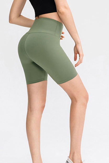 Slim Fit Wide Waistband Sports Shorts - Short Leggings - FITGGINS