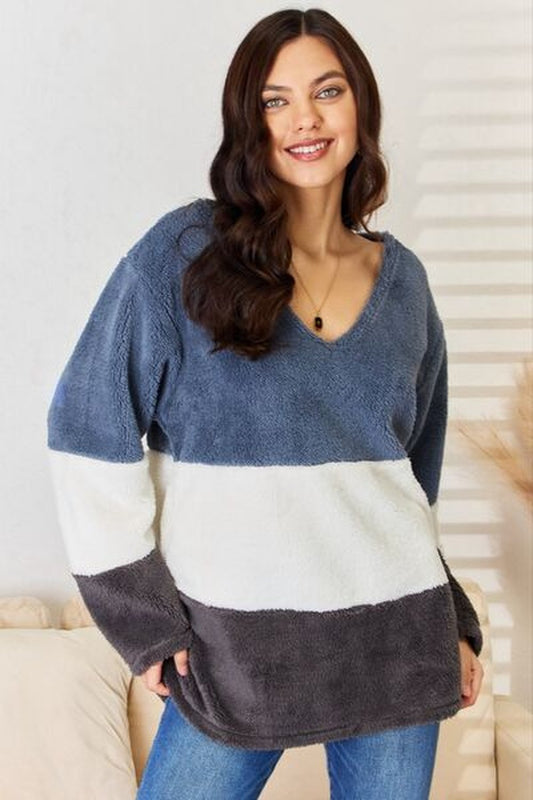 Culture Code Faux Fur Color Block V-Neck Sweater - Pullover Sweaters - FITGGINS