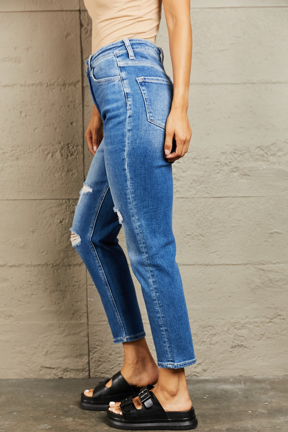 BAYEAS High Waisted Cropped Dad Jeans - Jeans - FITGGINS