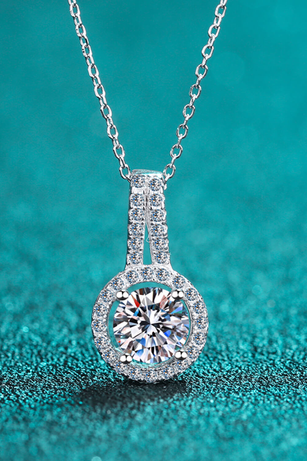 Build You Up Moissanite Round Pendant Chain Necklace - Necklaces - FITGGINS
