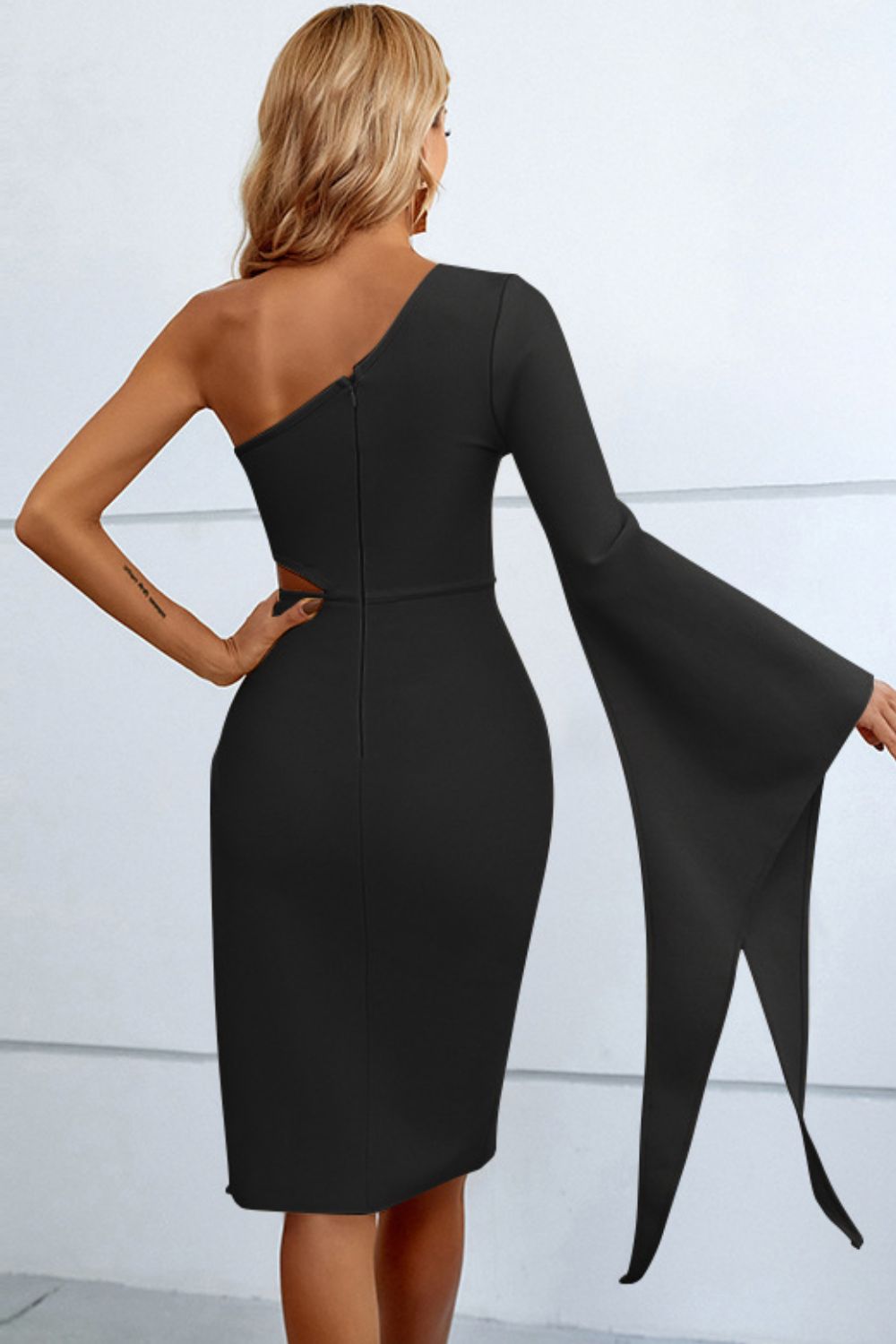 Cutout Split Flare Sleeve One-Shoulder Dress - Cocktail Dresses - FITGGINS
