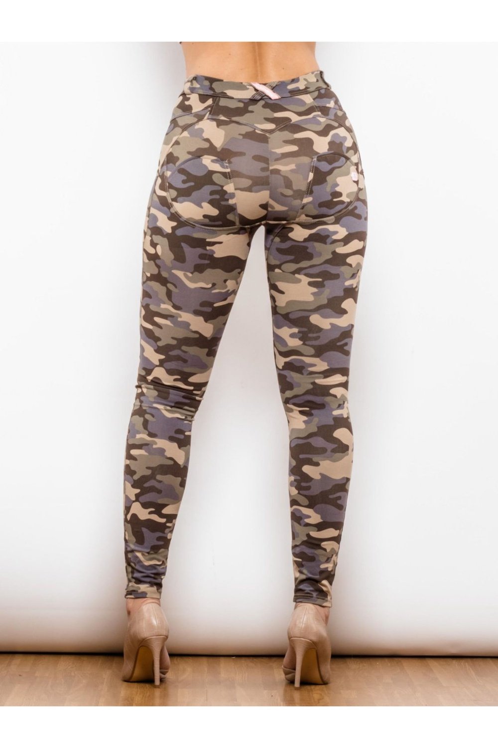 Full Size Camouflage Buttoned Leggings - Pants - FITGGINS